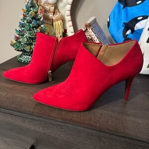 Jessica Simpson red pumps size 9 👠
